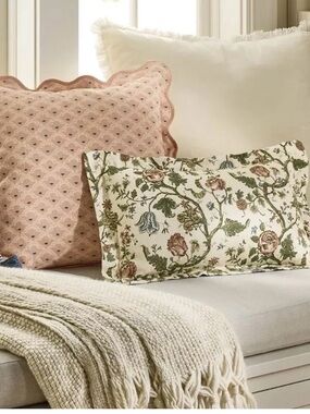 Studio McGee Peach Geo Pattern w/Scalloped Edges. 20” x 20”